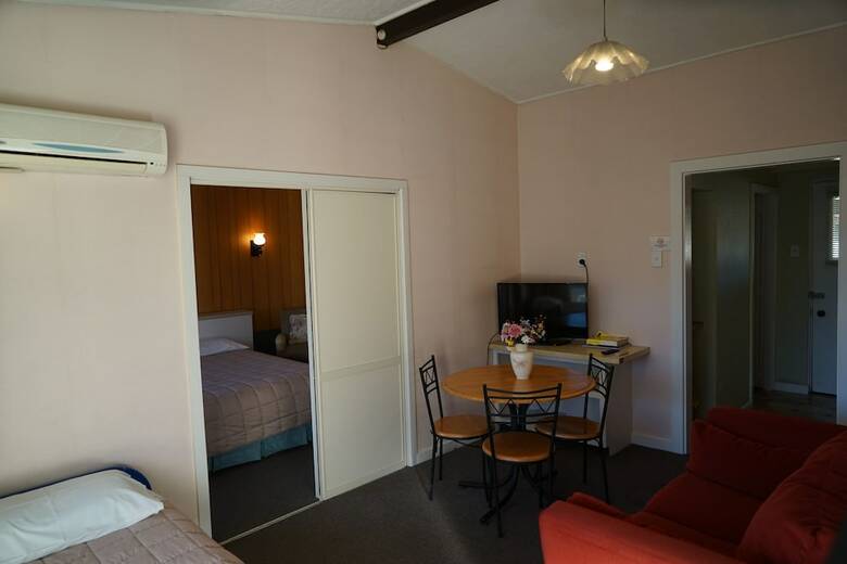 Tui Lodge Motel