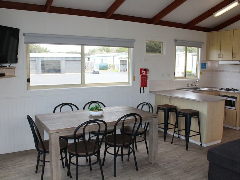 Cabana Big 4 Nrma Warrnambool Riverside Holiday Park