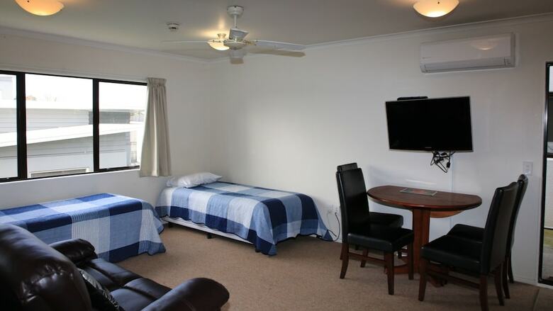 Bk's Counties Motor Lodge