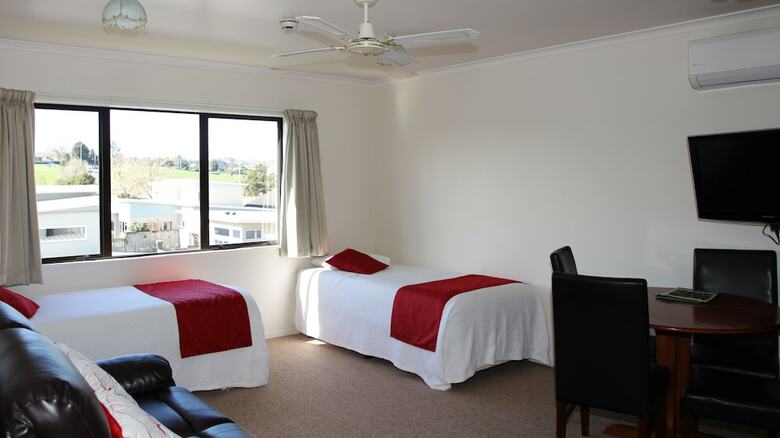 Bk's Counties Motor Lodge