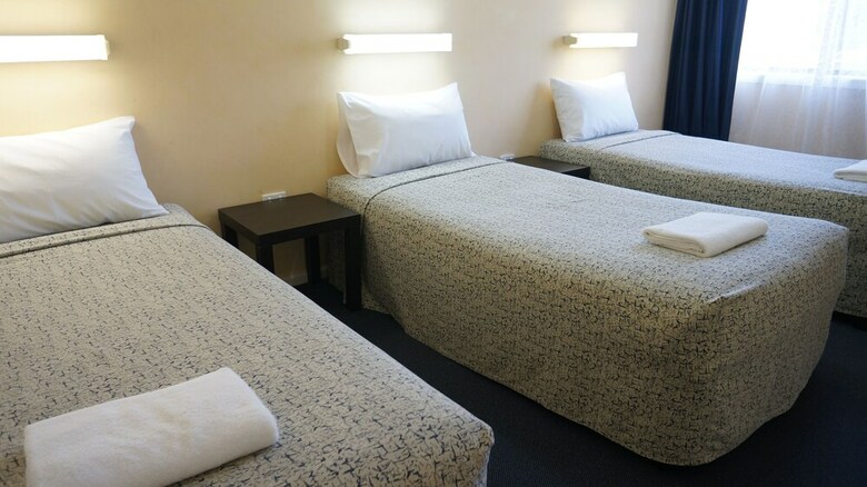 Highway Motor Inn