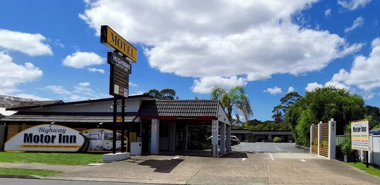 Highway Motor Inn