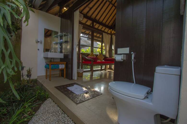 Hotel Lodtunduh Sari