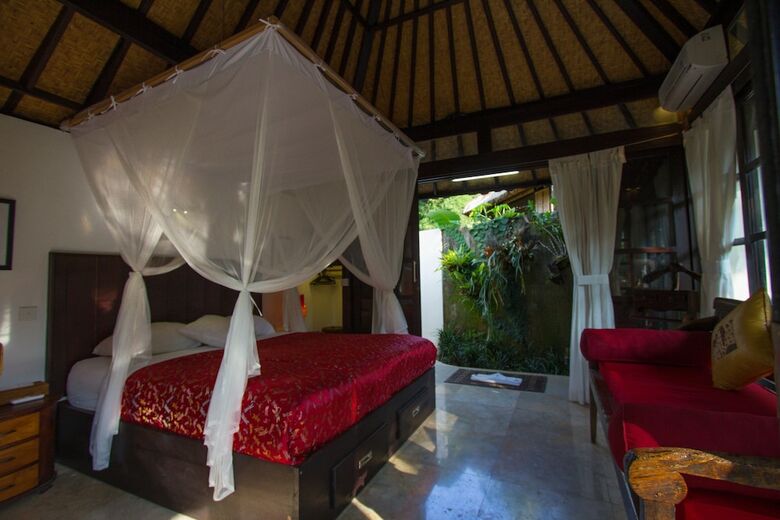 Hotel Lodtunduh Sari