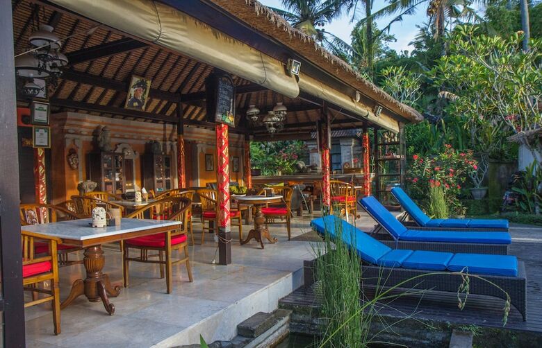 Hotel Lodtunduh Sari