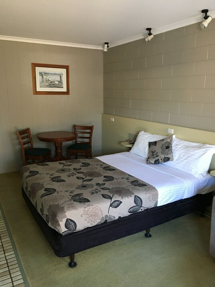 Sandbar Motel