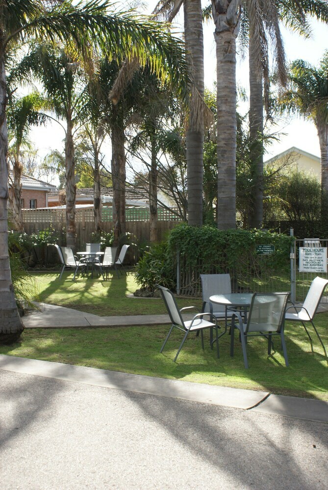 Sandbar Motel