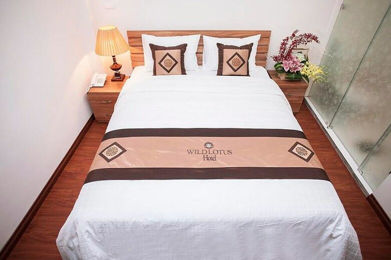 Wild Lotus Hotel - Hang Be