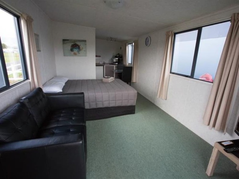 Raglan Holiday Park