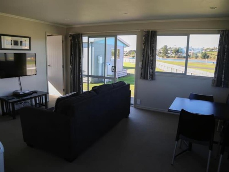 Raglan Holiday Park