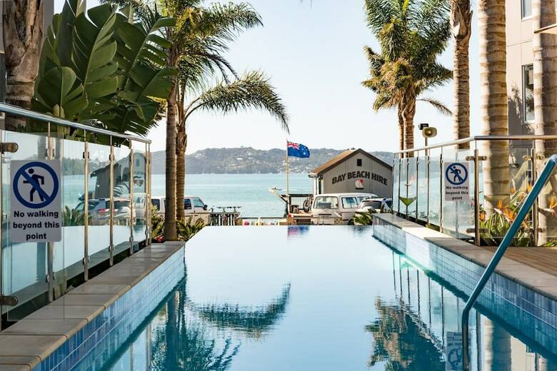 Edgewater Palms Apartments