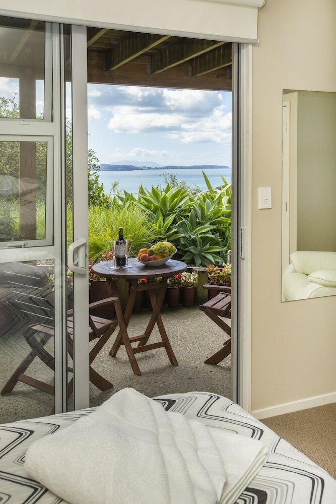 Bed & Breakfast Tahi Lodge - Matakana Coast