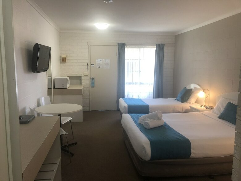 Capricorn Motor Inn