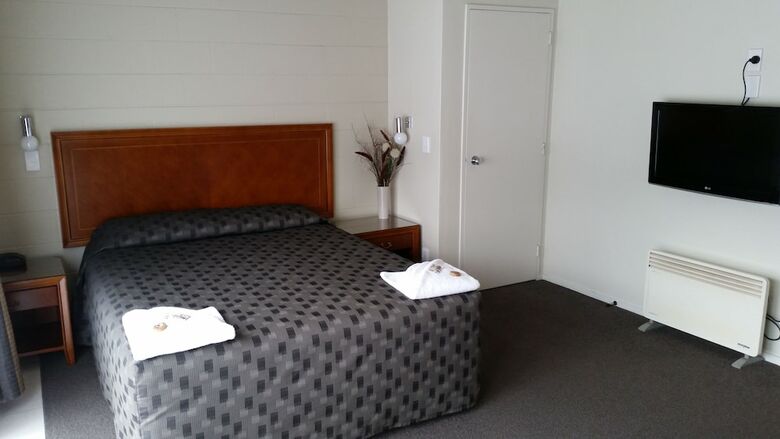 Hotel Admirals Motor Inn