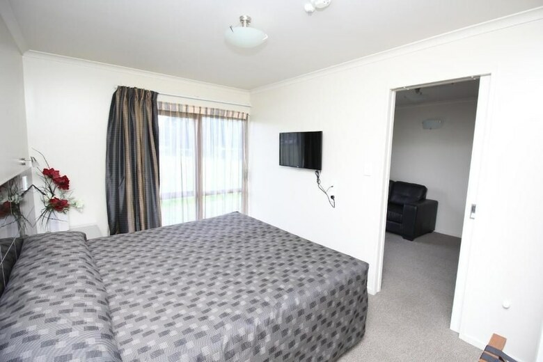 Hotel Admirals Motor Inn