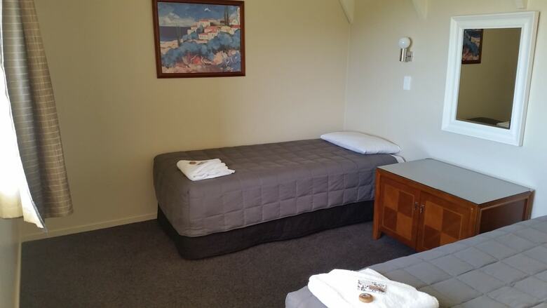 Hotel Admirals Motor Inn