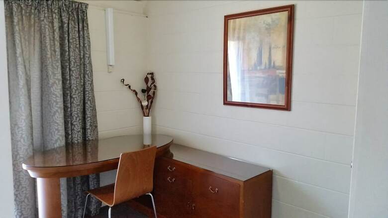Hotel Admirals Motor Inn