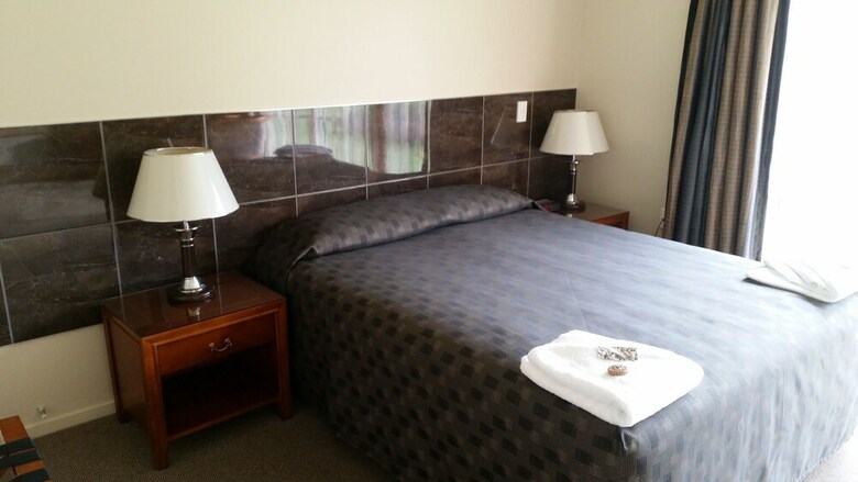 Hotel Admirals Motor Inn
