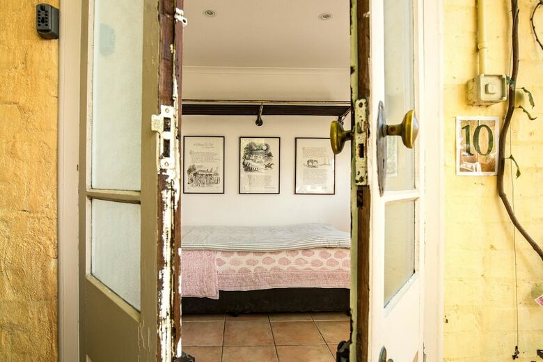 Bed & Breakfast Bondi Beach House