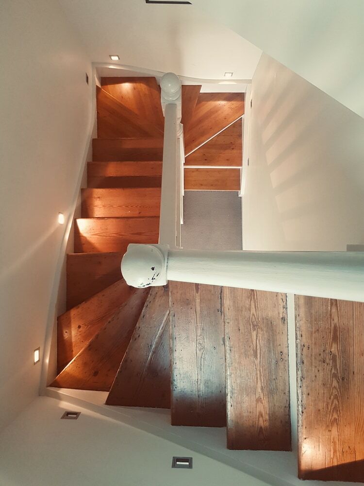 Twofourtwo Boutique Apartments