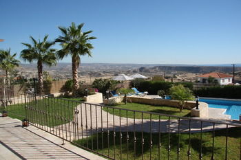 Vineland Holidays Villas (sheromyli)