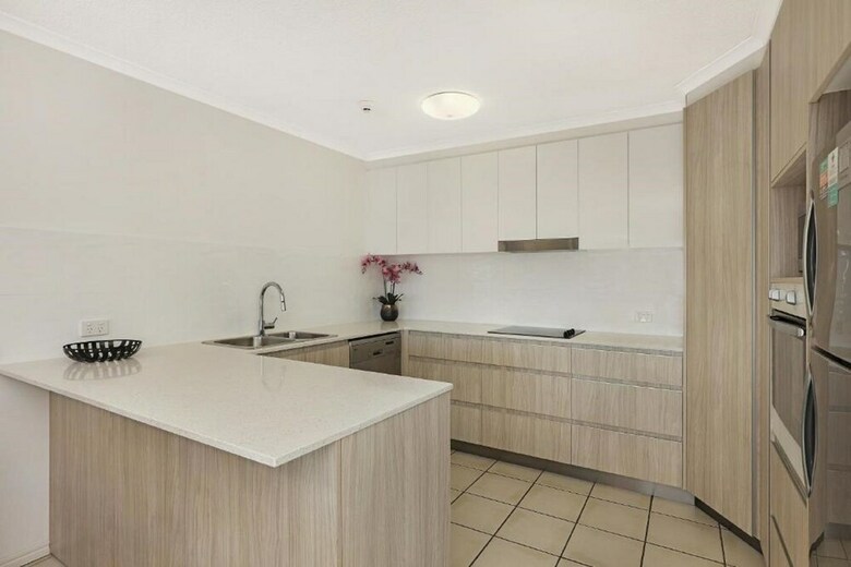 Elouera Tower Beachfront Apartments