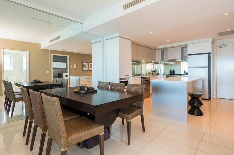 Silvershore Apartments On The Broadwater