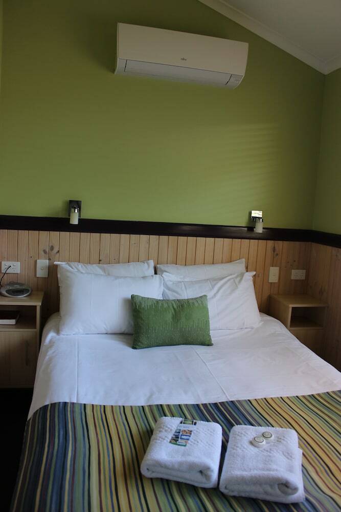 Big4 Aussie Outback Oasis Holiday Park