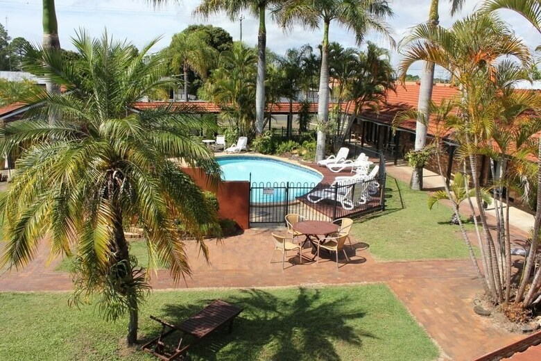 Hervey Bay Colonial Lodge Beachfront Apartments