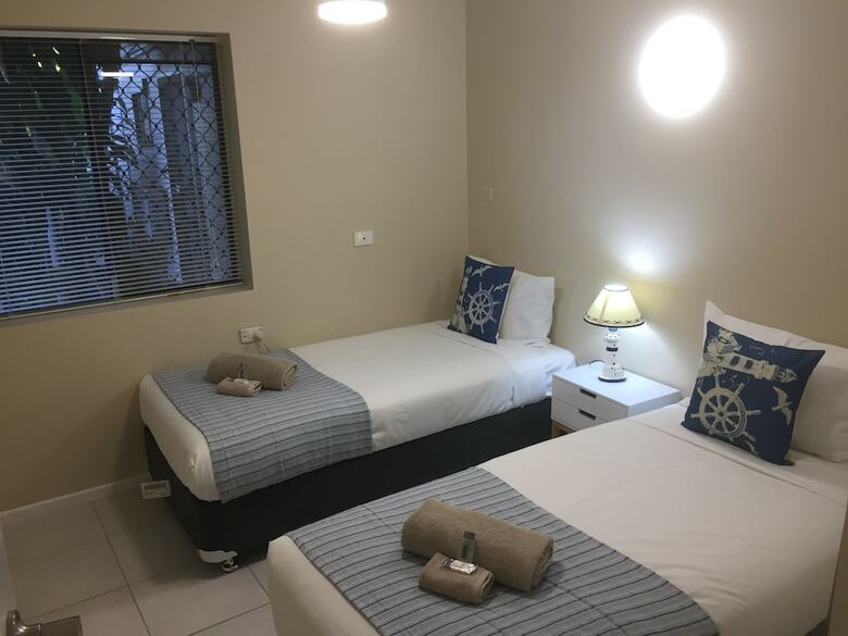 Hervey Bay Colonial Lodge Beachfront Apartments
