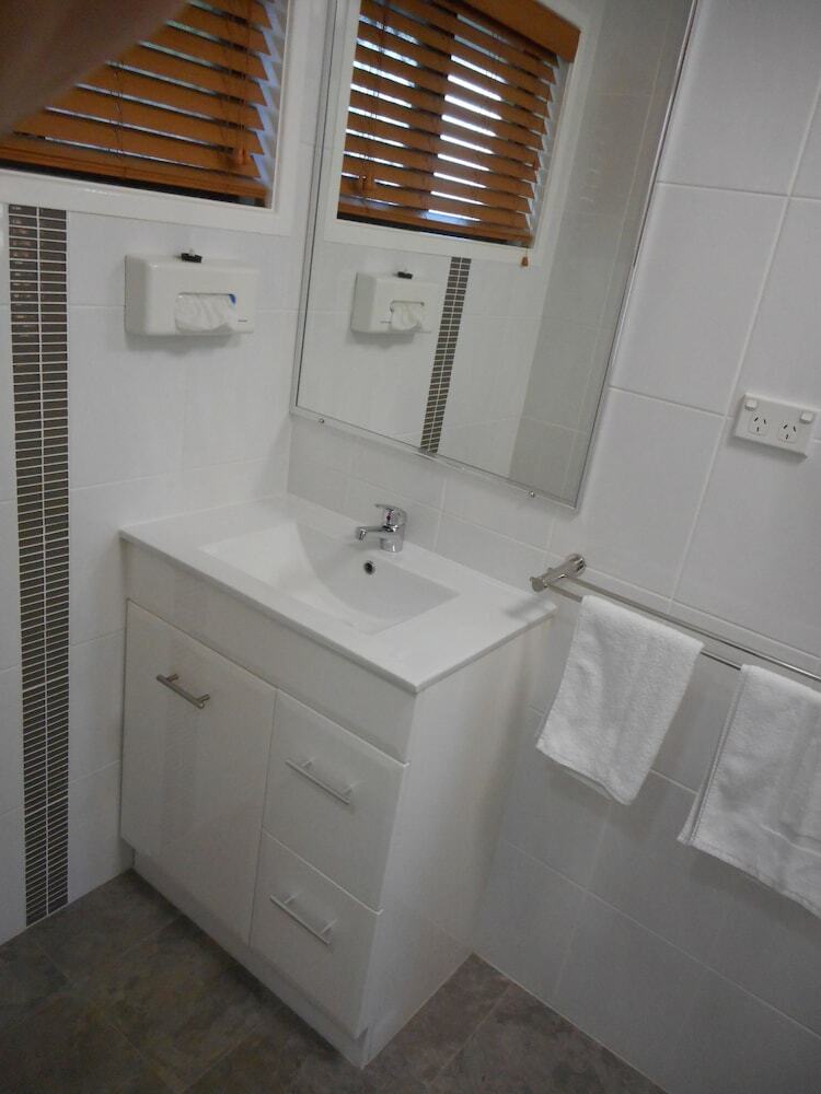 Hervey Bay Colonial Lodge Beachfront Apartments