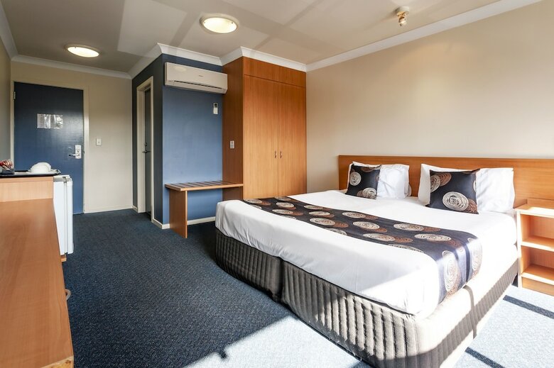 Black Buffalo Hotel