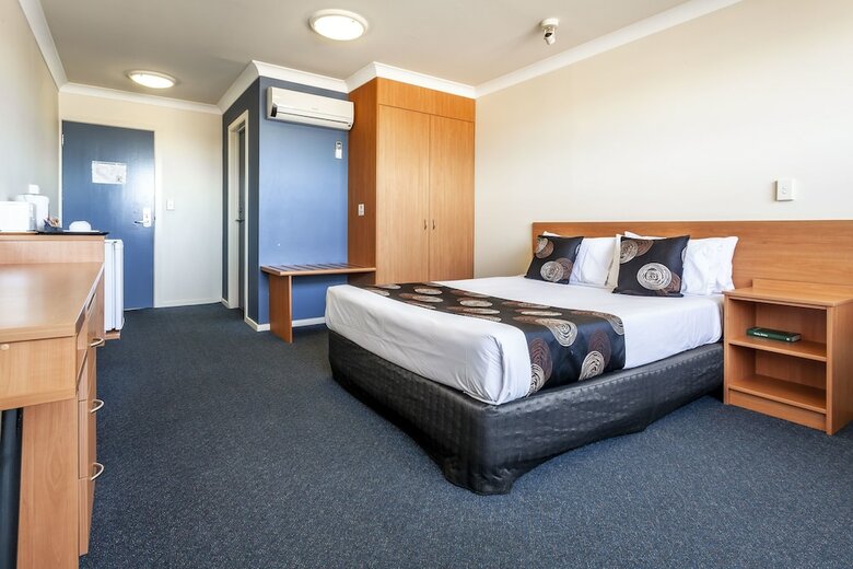 Black Buffalo Hotel