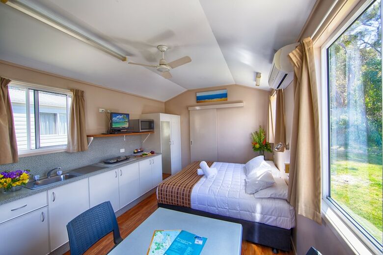 Middle Rock Holiday Resort