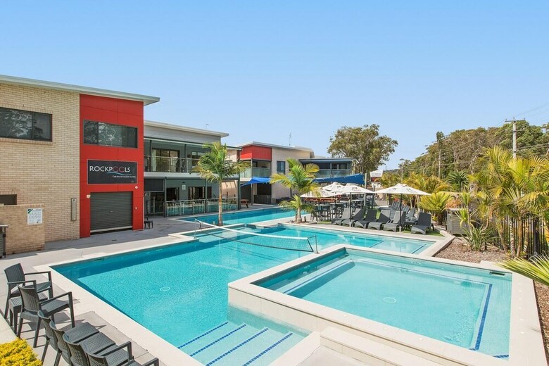 Middle Rock Holiday Resort