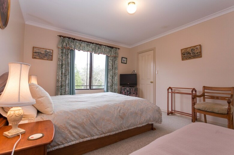 Albany's Big Grove Bed & Breakfast