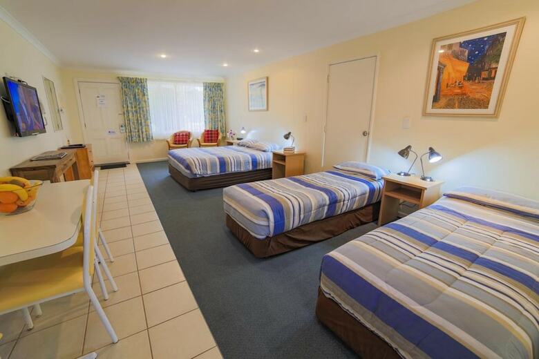 Emu Point Motel & Apartments