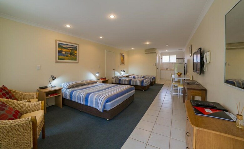 Emu Point Motel & Apartments