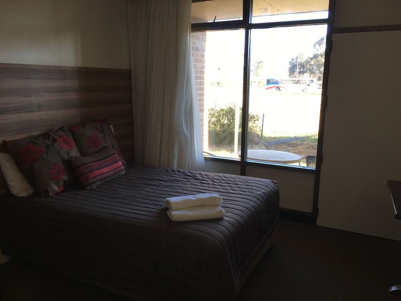 Red Cedars Motel
