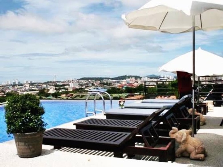 Hotel Chatkaew Hill & Residence