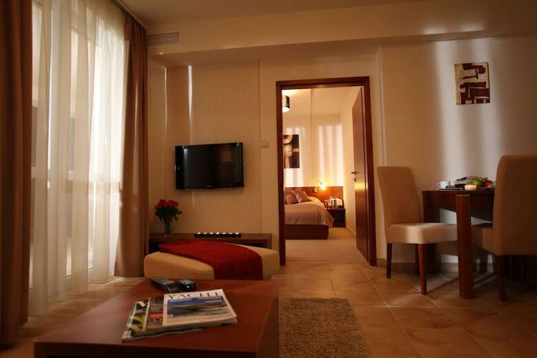 Aparthotel Birdland Villapark
