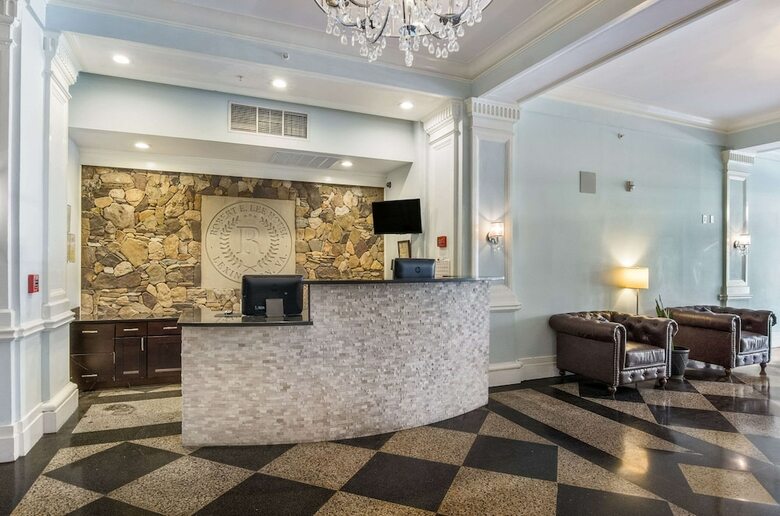 Robert E Lee Hotel