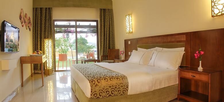 Lagoon Hotel & Resort