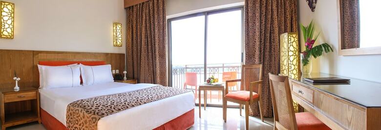 Lagoon Hotel & Resort