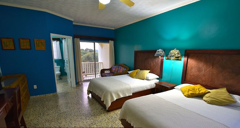 Hotel Turquoise Bay Dive & Beach Resort