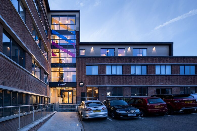 Apartamentos Roomzzz Chester City