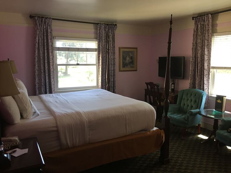 Columbia Gorge Hotel And Spa