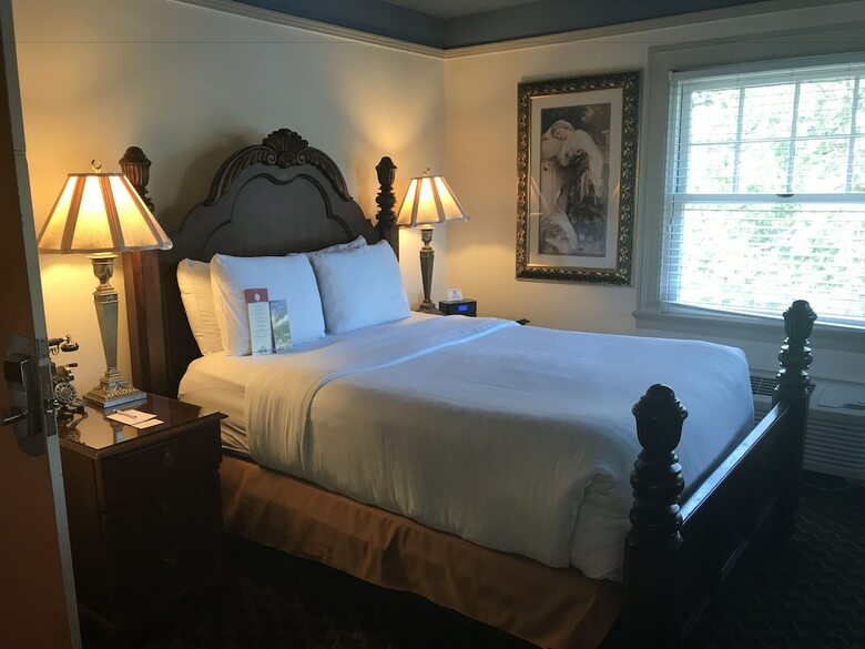 Columbia Gorge Hotel And Spa