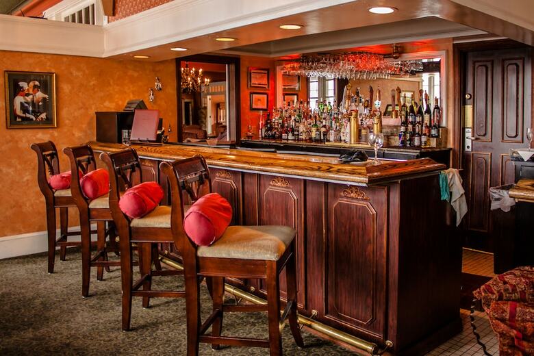 Columbia Gorge Hotel And Spa
