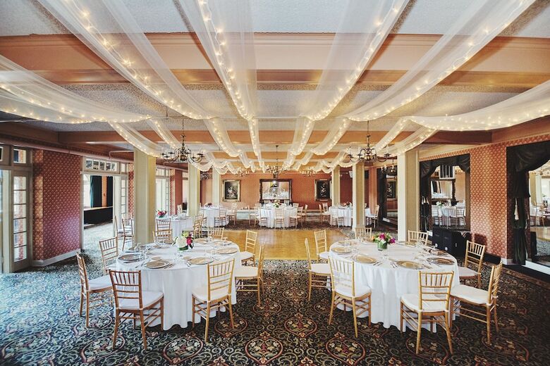 Columbia Gorge Hotel And Spa